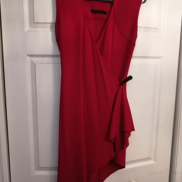 Red asymmetrical wrap dress - Picture 3 of 8